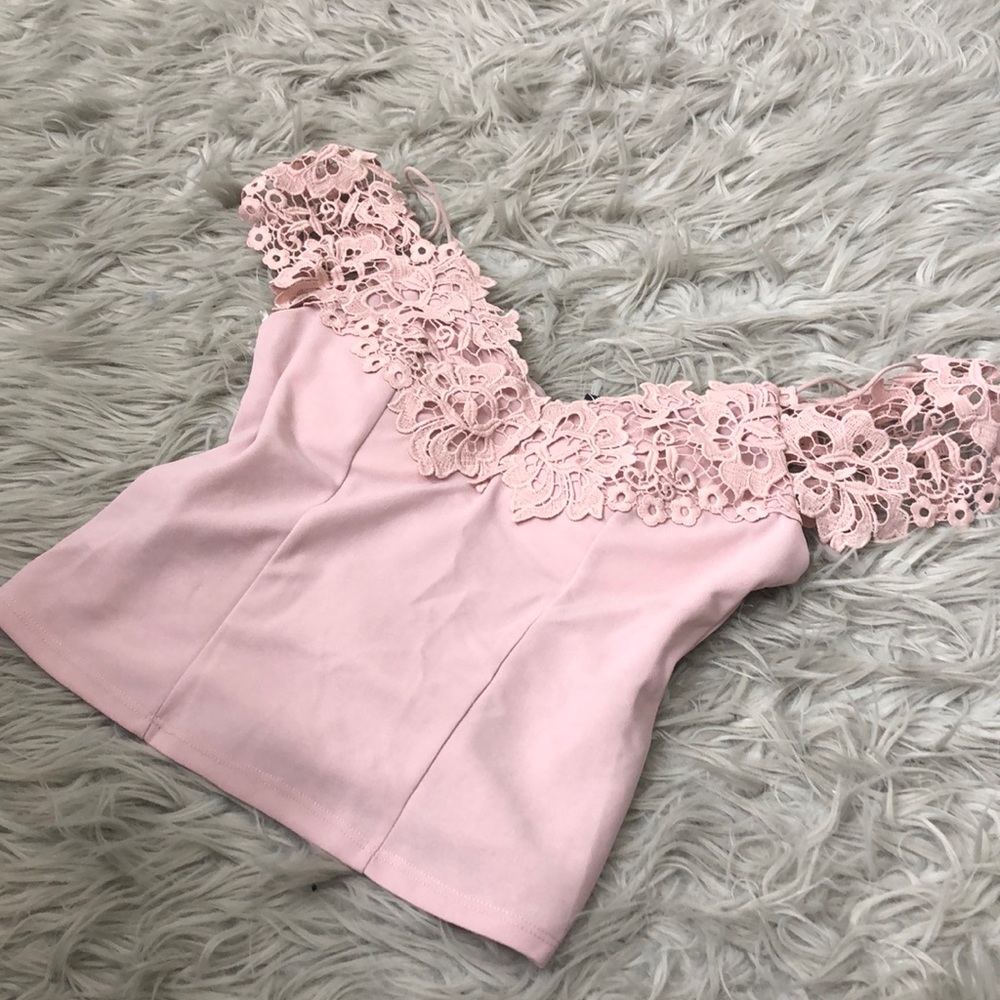 BRAND NEW: blush off shoulder top✨
